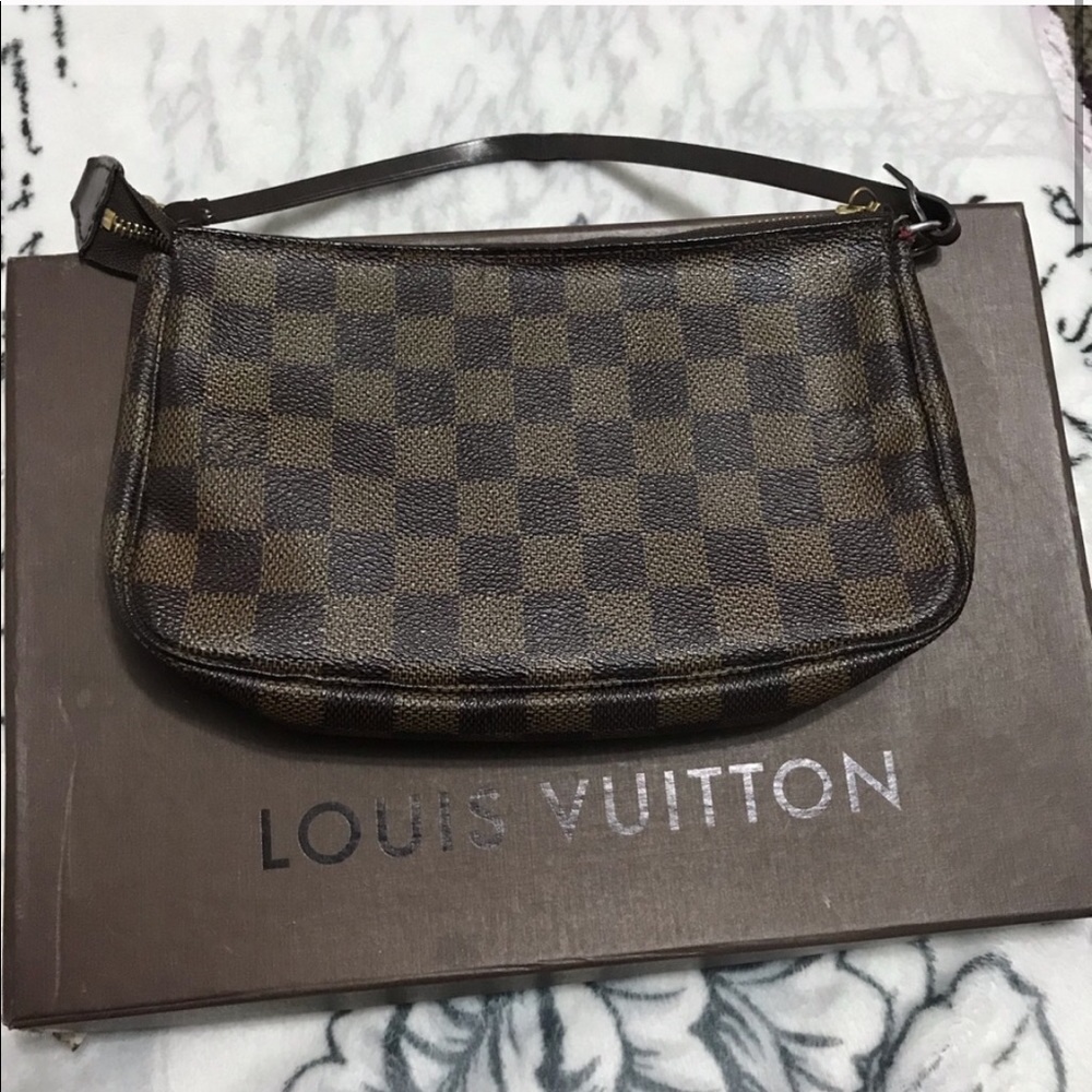 Louis Vuitton Damier cross body